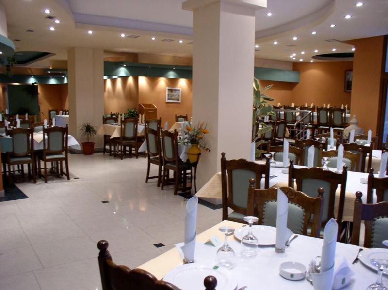 Rex Hotel Tulcea Esterno foto