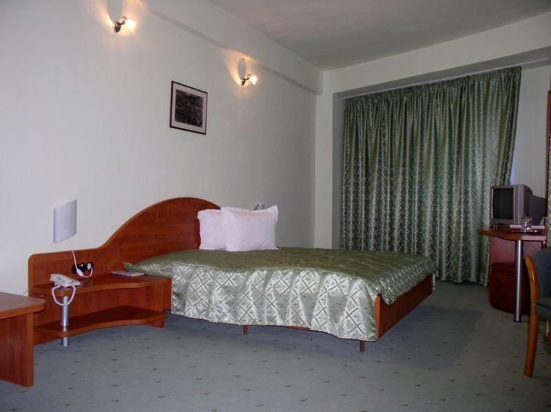 Rex Hotel Tulcea Esterno foto
