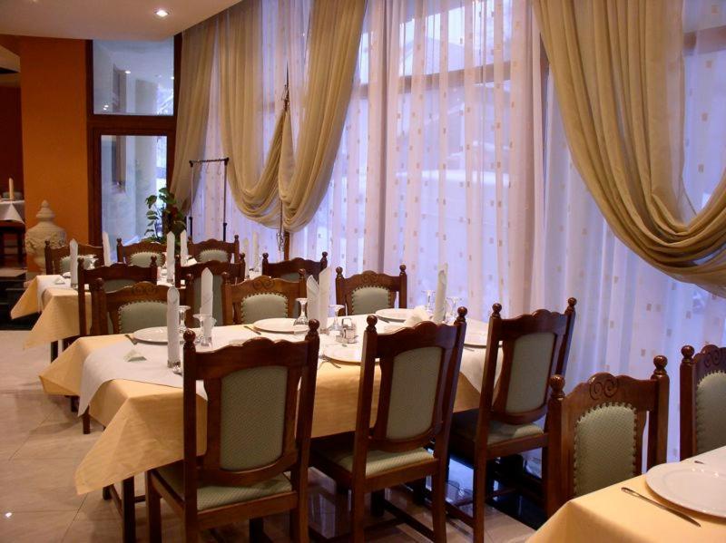 Rex Hotel Tulcea Esterno foto