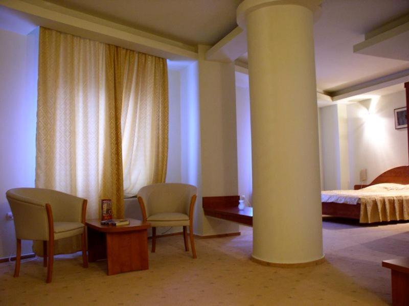 Rex Hotel Tulcea Esterno foto
